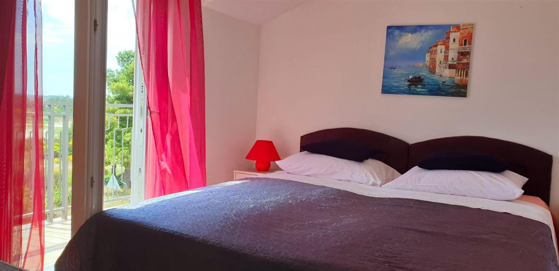 Apartment A2, for 5 persons