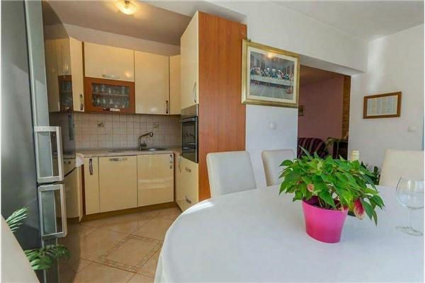 Apartment A1, for 6 persons