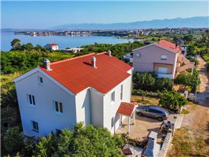 Appartement Diana Povljana - île de Pag, Superficie 75,00 m2, Distance (vol d'oiseau) jusque la mer 200 m