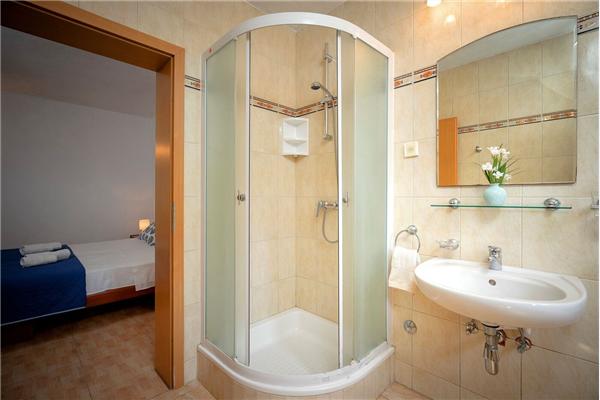 House K1, for 10 persons