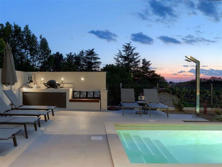 Villa Irena with pool