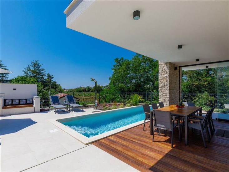 Villa Irena with pool