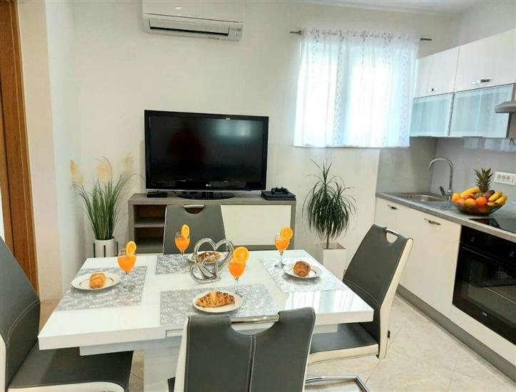 Apartment A2, for 4 persons