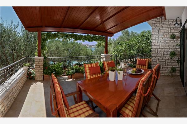 Apartment A2, for 4 persons