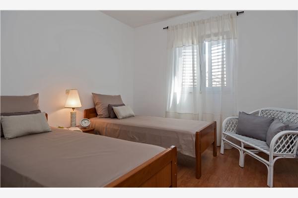 Apartment A2, for 4 persons