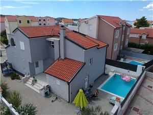 Ferienwohnung Lily with pool Srima Srima (Vodice), Größe 75,00 m2, Privatunterkunft mit Pool, Luftlinie bis zum Meer 70 m