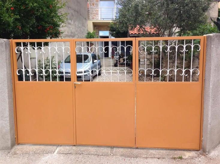 House City Center with  Garden