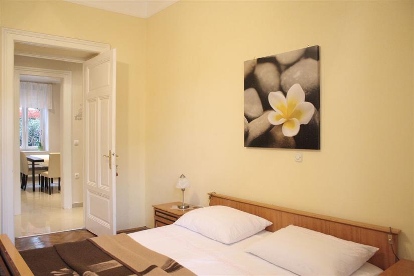 Apartment A1, for 5 persons