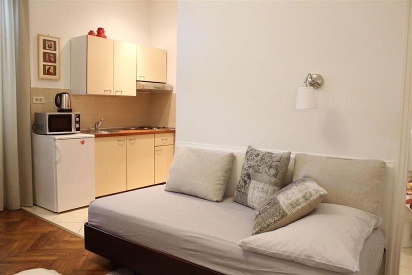 Apartment A2, for 3 persons