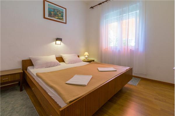 Apartment A1, for 5 persons