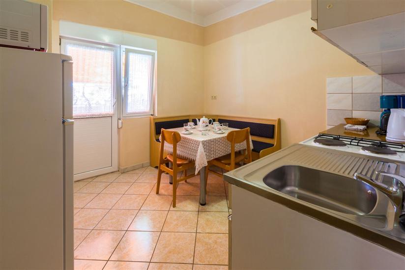 Apartment A1, for 5 persons