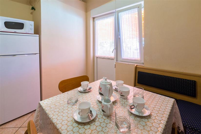 Apartment A1, for 5 persons