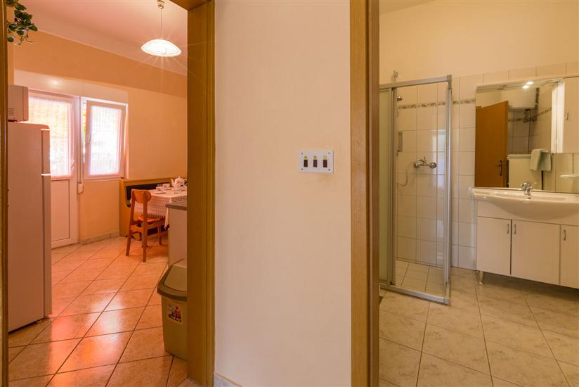 Apartment A1, for 5 persons