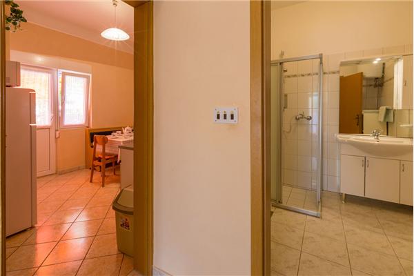 Apartment A1, for 5 persons