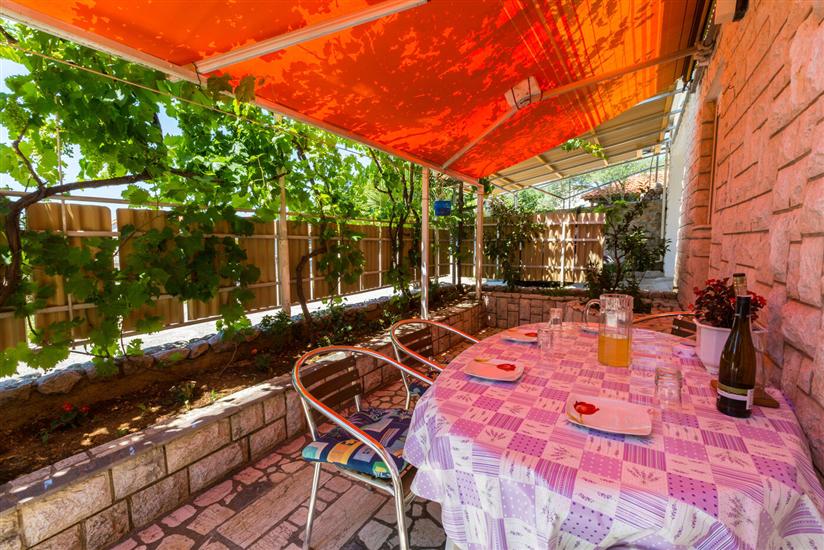 Apartment A1, for 5 persons