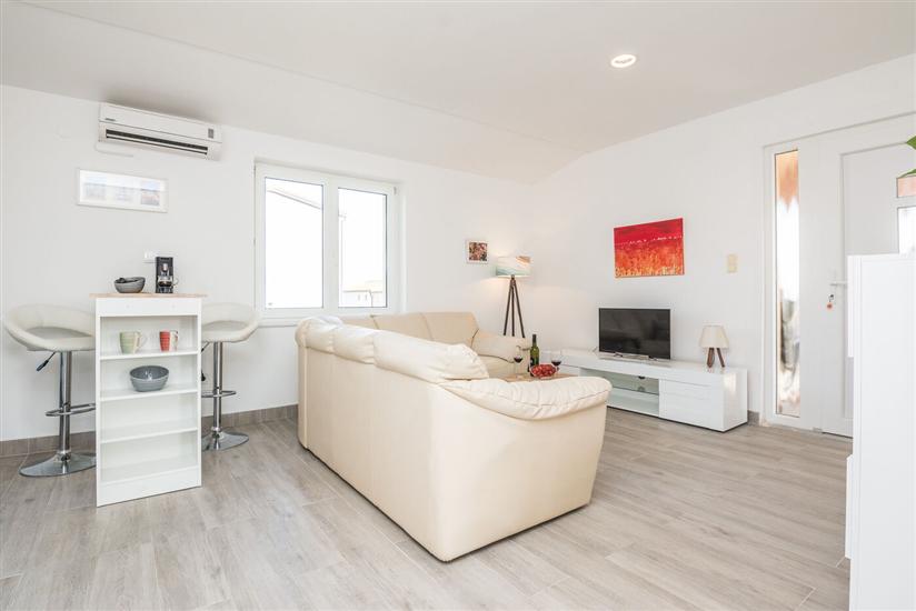 Apartment A1, for 6 persons