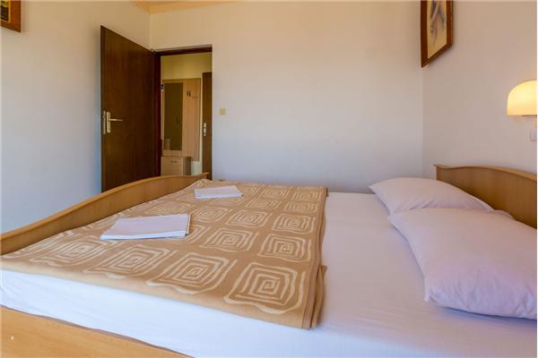 Apartment A2, for 7 persons