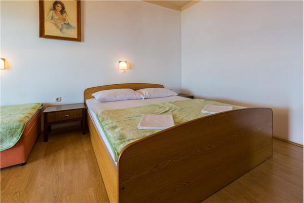 Apartment A2, for 7 persons