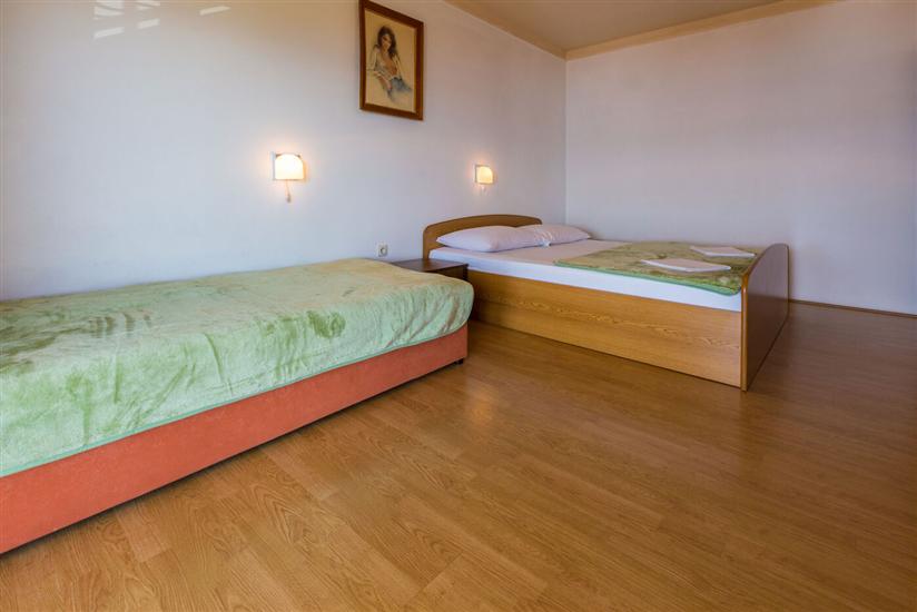 Apartment A2, for 7 persons