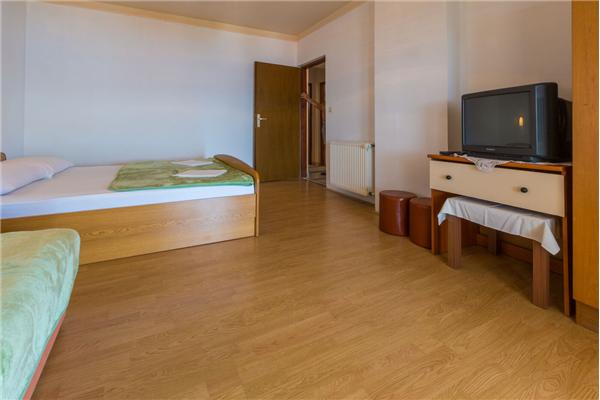 Apartment A2, for 7 persons