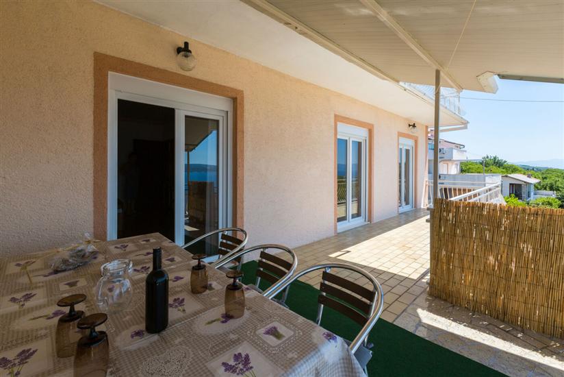 Apartment A2, for 7 persons