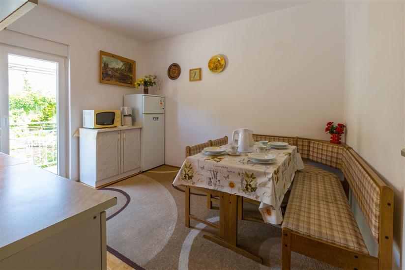 Apartment A2, for 7 persons