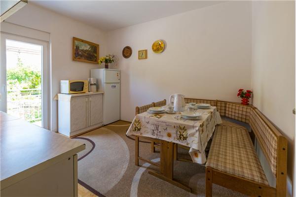 Apartment A2, for 7 persons