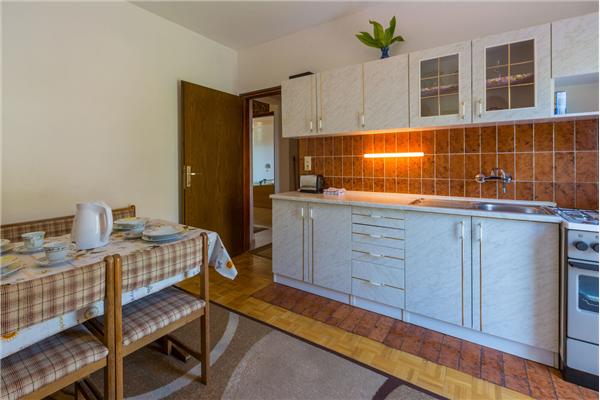 Apartment A2, for 7 persons