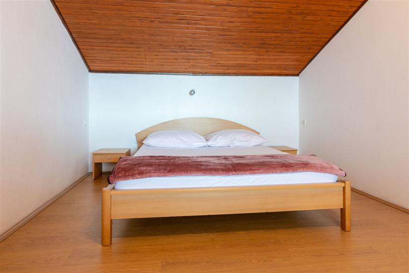 Apartment A3, for 5 persons