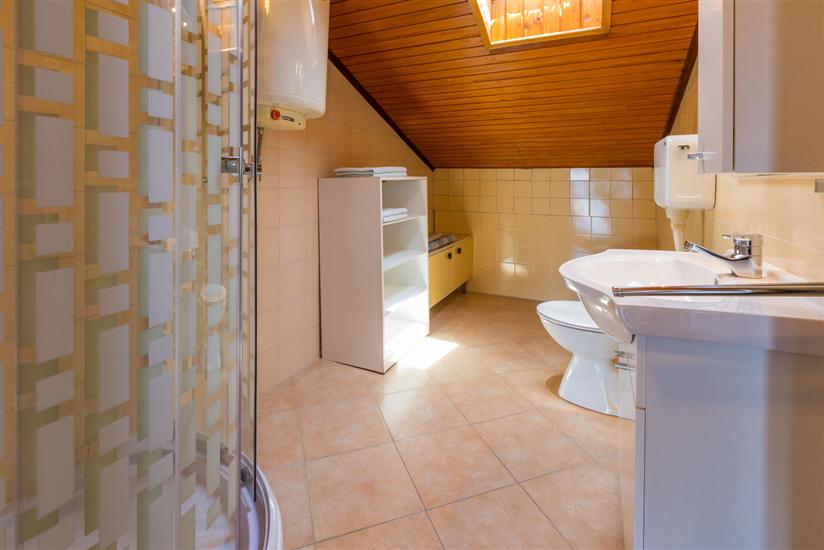 Apartment A3, for 5 persons