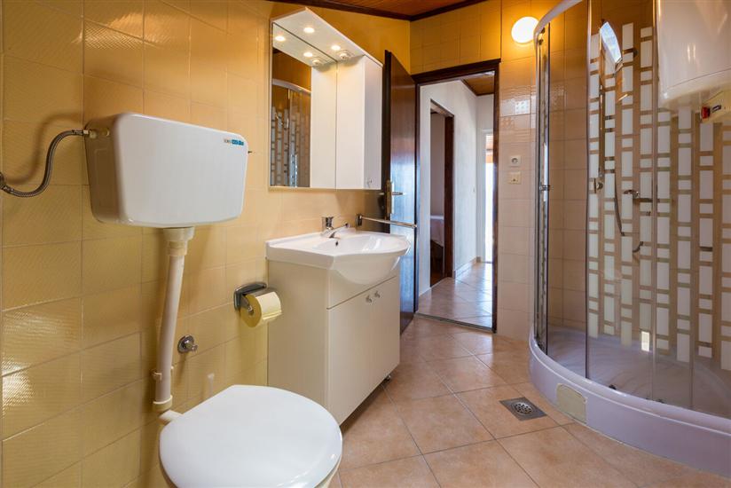 Apartment A3, for 5 persons