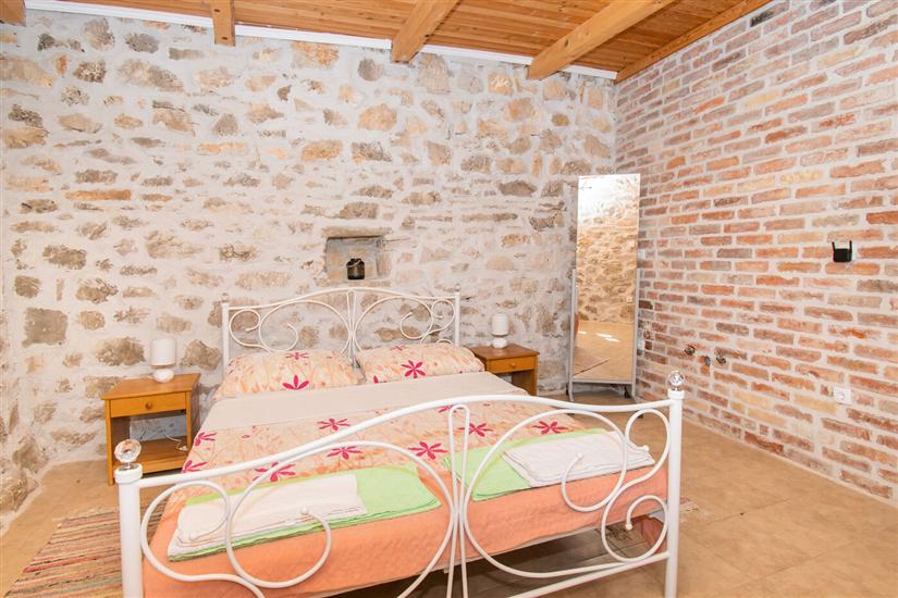 House K1, for 10 persons