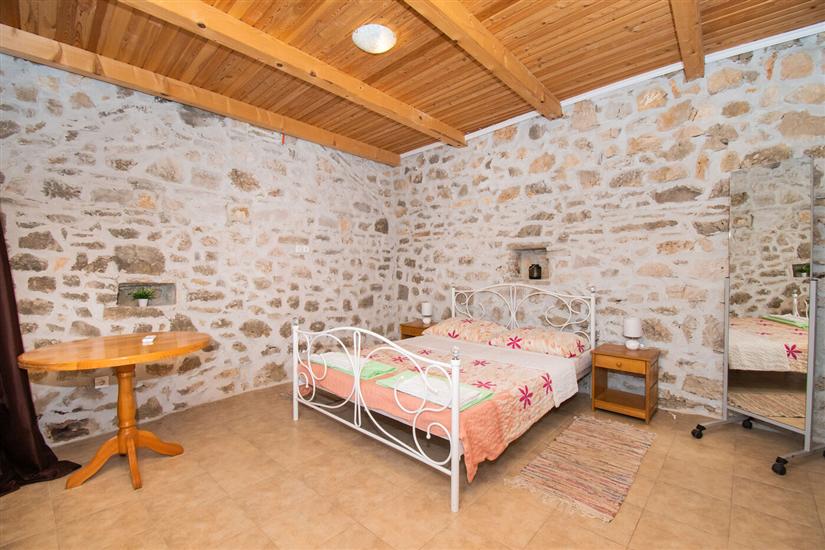 House K1, for 10 persons