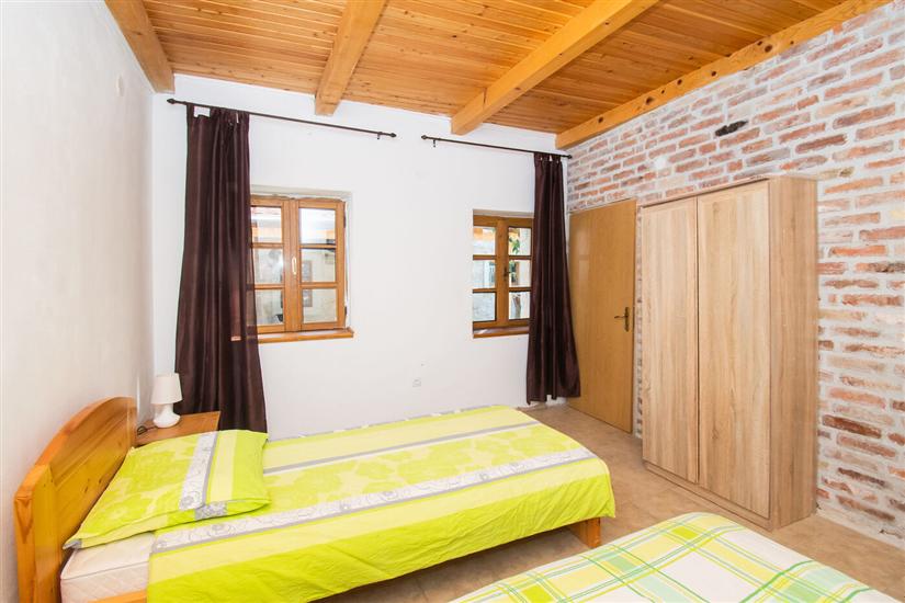 House K1, for 10 persons