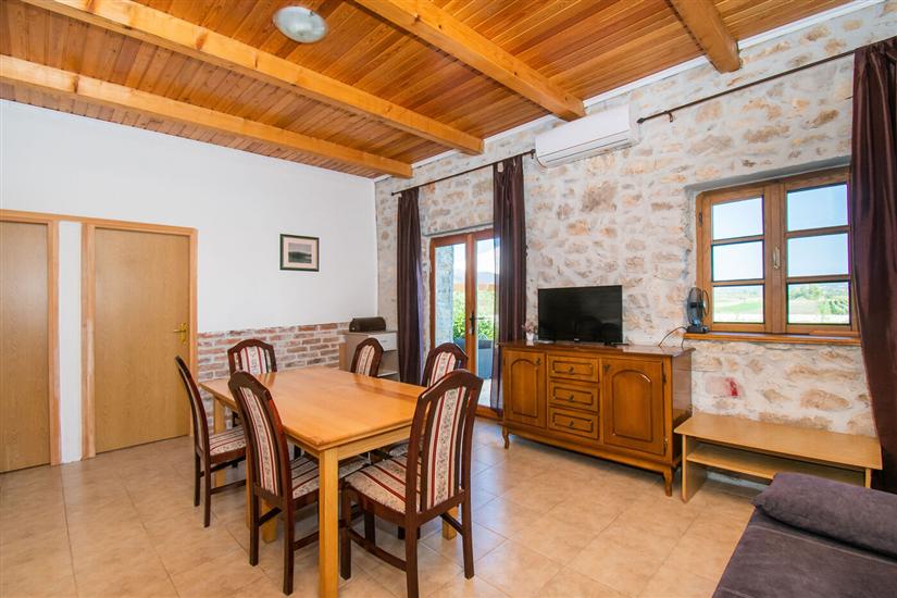 House K1, for 8 persons