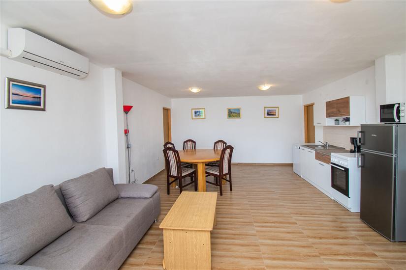 House K1, for 8 persons