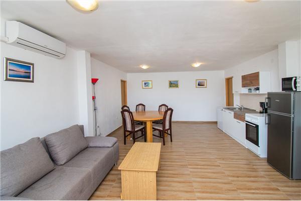 House K1, for 8 persons