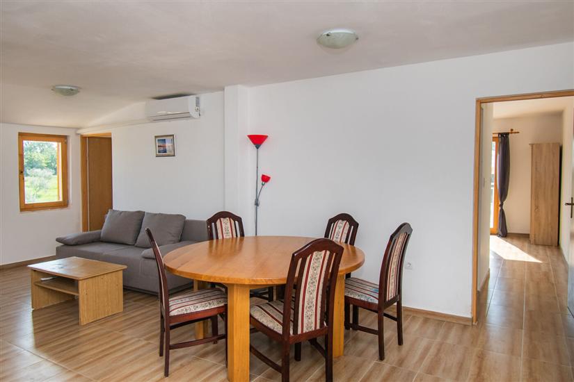 House K1, for 8 persons