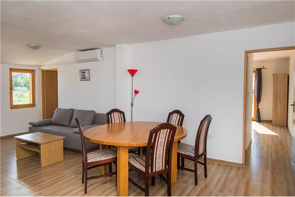 House K1, for 8 persons