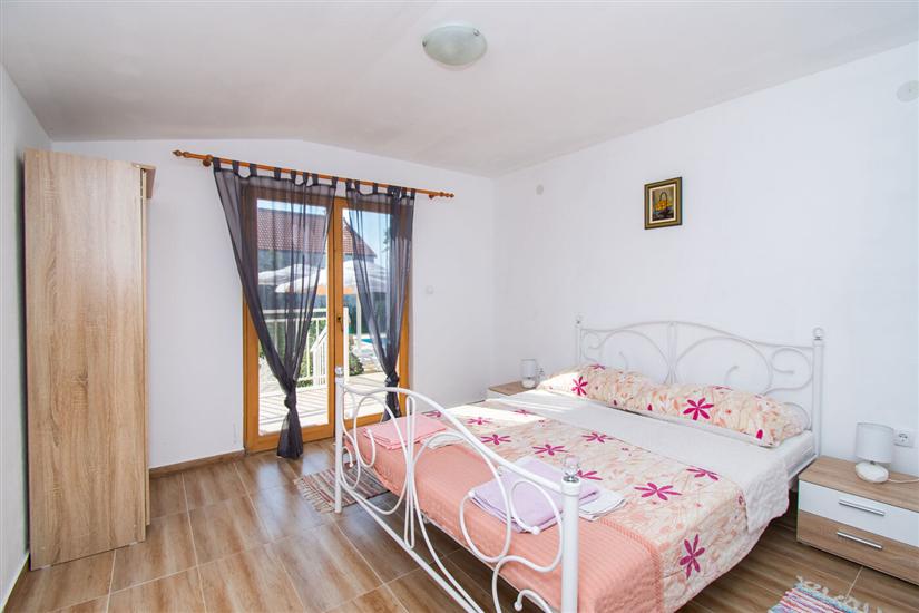 House K1, for 8 persons