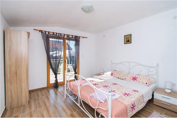 House K1, for 8 persons