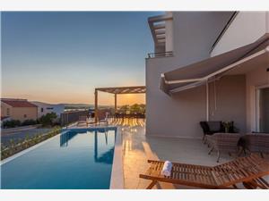 Villa Sibenik Riviera,BookLomariFrom 800 €