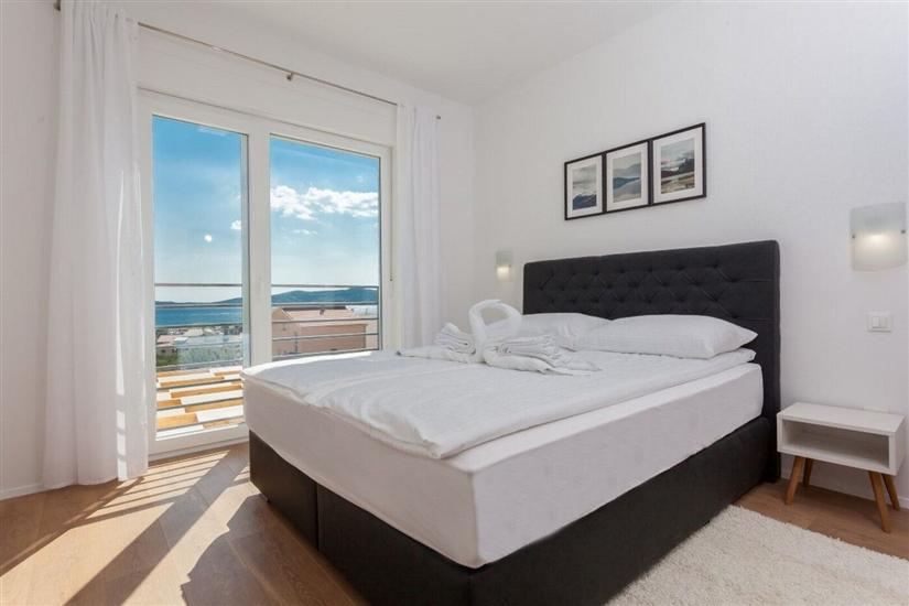 House K1, for 12 persons