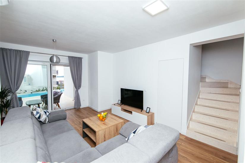 House K1, for 12 persons