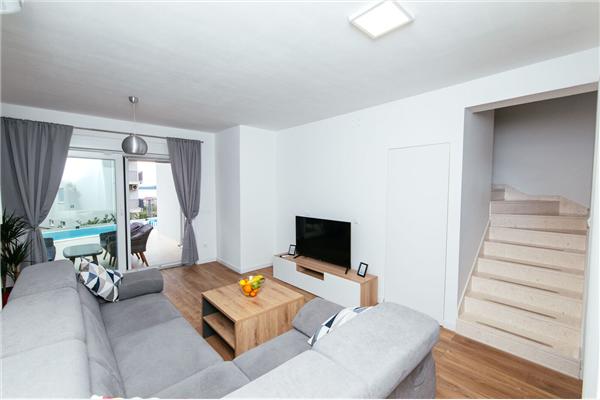 House K1, for 12 persons