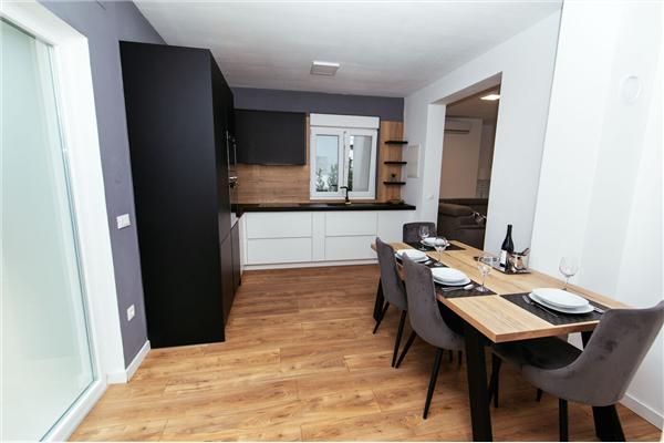 House K1, for 12 persons