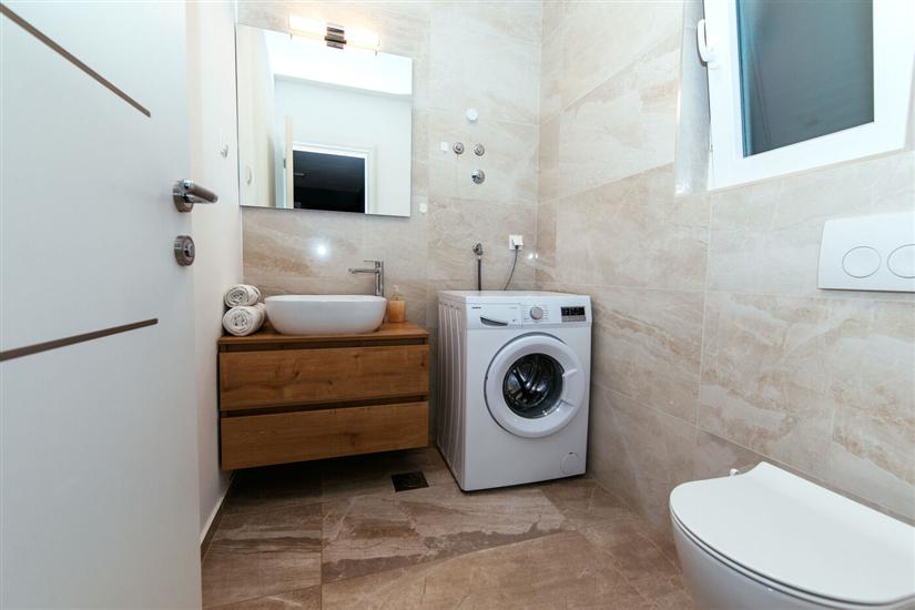 House K1, for 12 persons