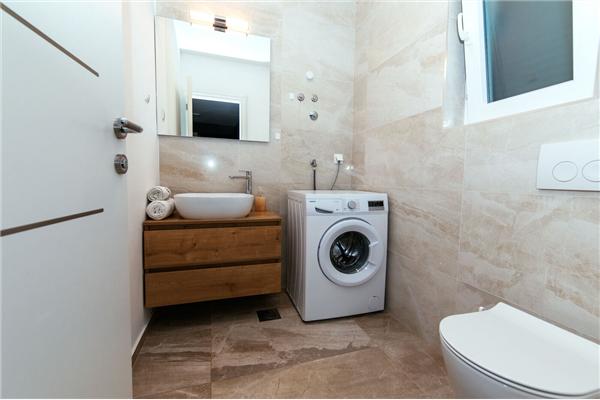 House K1, for 12 persons