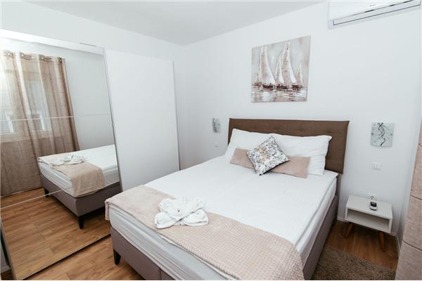 House K1, for 12 persons