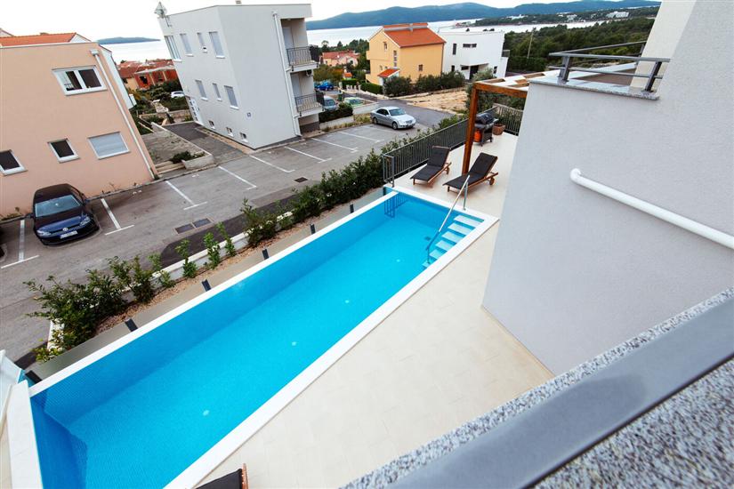 House K1, for 12 persons